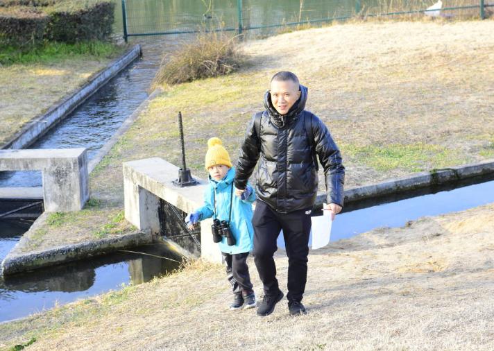 保护湿地环境还鸟儿健康家园——莲湖区沣惠路小学观鸟科普活动