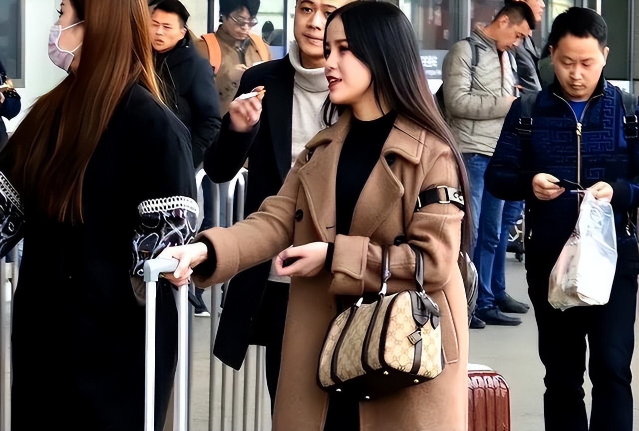 江浙沪底层打工人的真实生活,上海打工人的真实收入