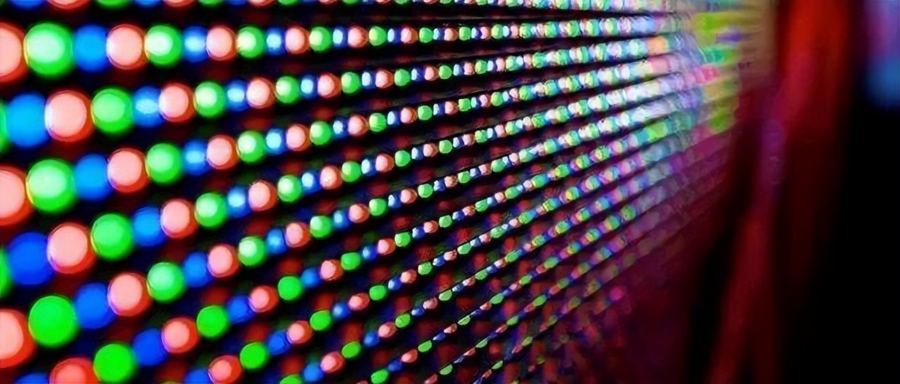 一个月体验49英寸这个尺寸显示器，才是桌面的“王者”