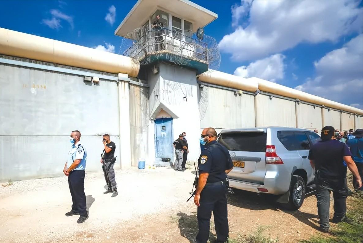 以色列“拉皮条”事件，多名女警员供罪犯玩乐，长官从中谋取获利