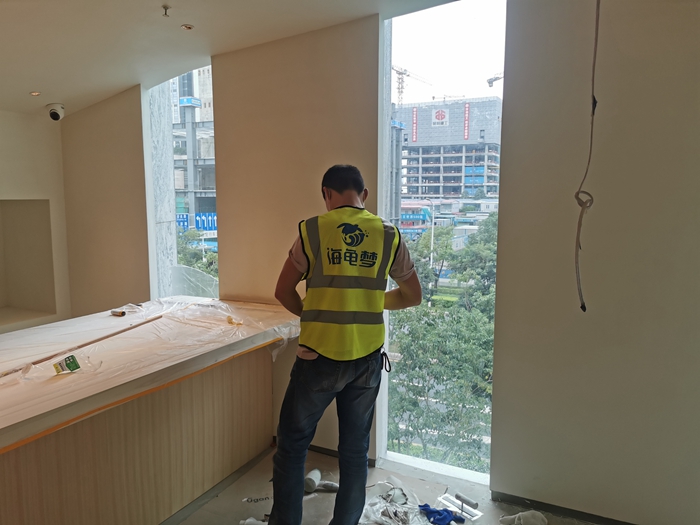 玻璃膜贴膜教程全过程,汽车贴膜玻璃膜贴里面还是贴外面