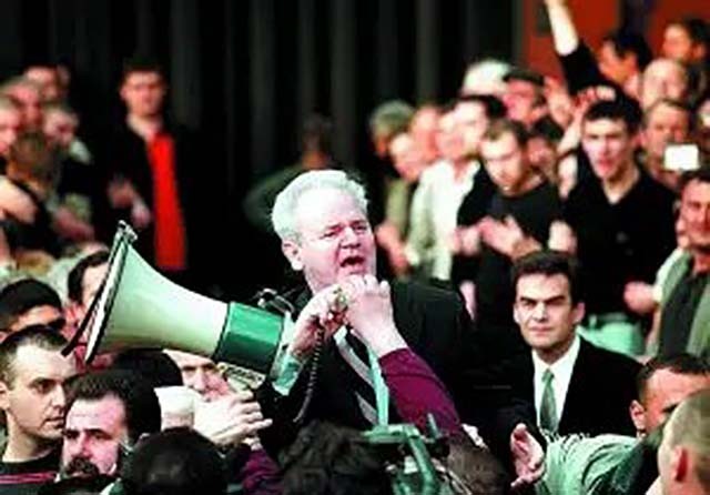 米洛舍维奇为什么下台,米洛舍维奇死因真相