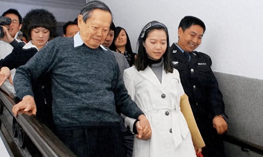 翁帆与杨振宁的爱情始末,翁帆和杨振宁爱之至深的表现