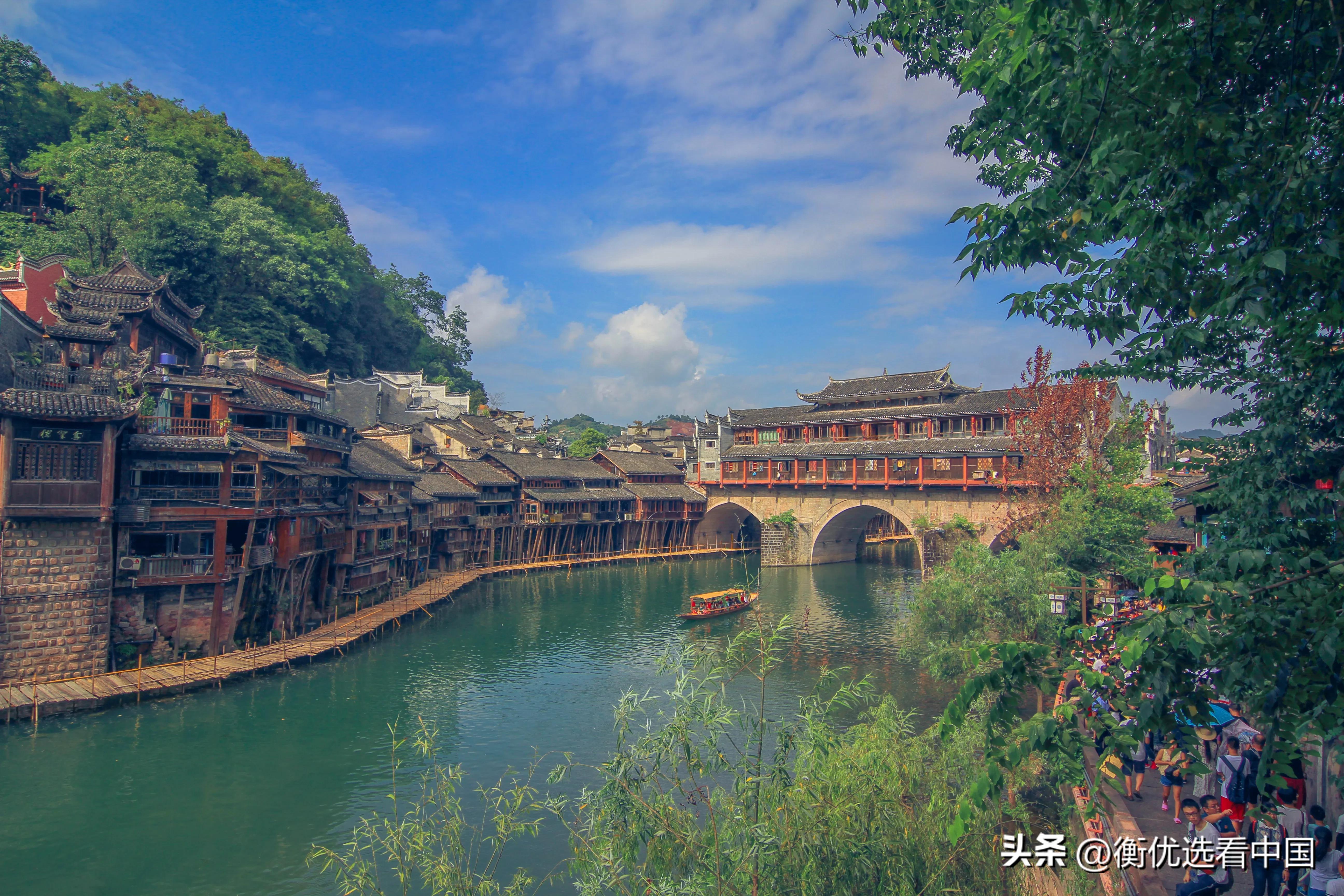 凤凰古城旅游停车避坑,凤凰古城酒吧避坑