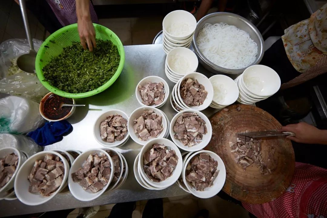 吃到嗓子眼的牛肉面,吃到嗓子眼的榴莲自助