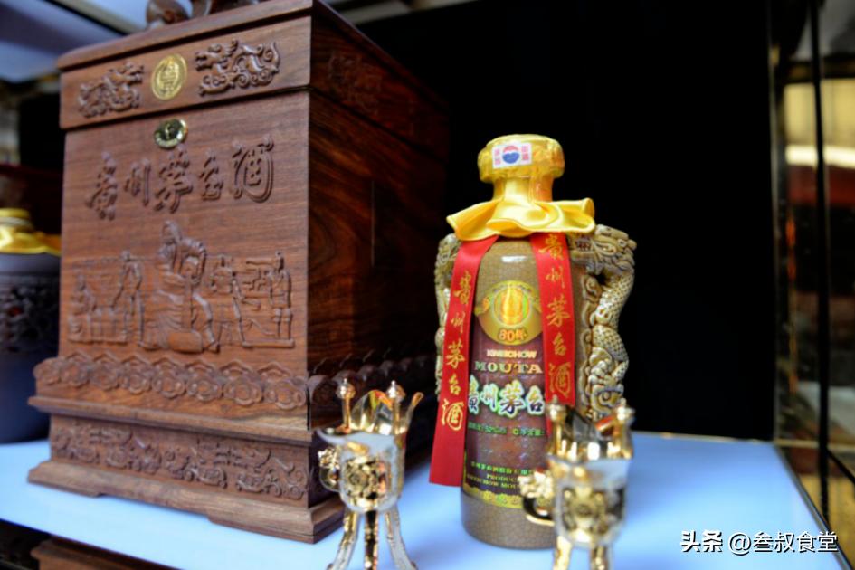 俄罗斯超过千家公司出逃，超市酒水售空，中国白酒能否顺势出口？