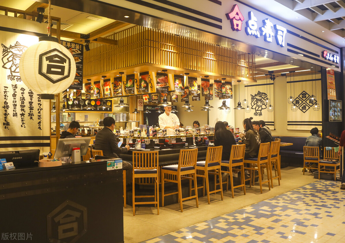 日本游玩一天10000元够不够,日本旅游7天30万日元