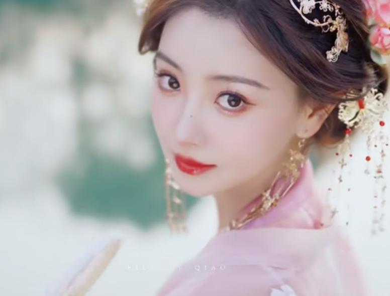 校花女神闯NBA主持界火了！纯欲天花板，高学历逆天颜值羡煞旁人