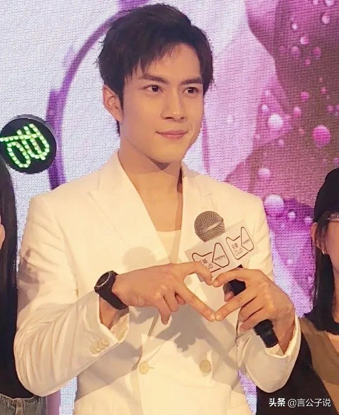 娱乐圈9位大长脸男星,近期很火的男星大长脸