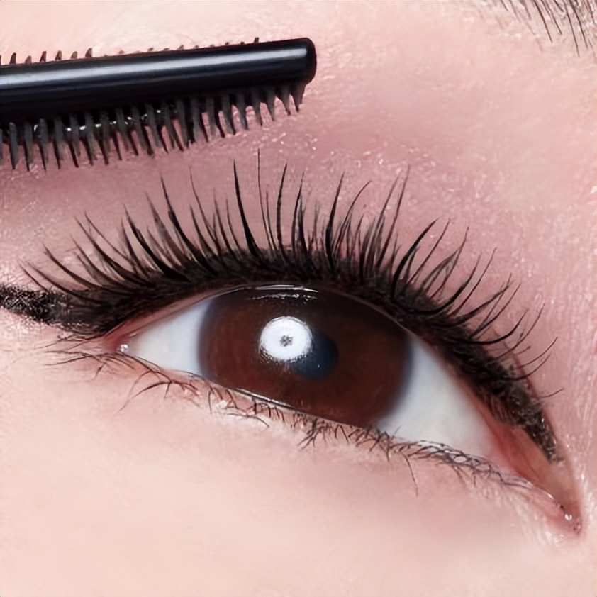 美宝莲冲天翘和蓝胖子睫毛膏对比,美宝莲粉胖子和冲天睫毛膏哪个好