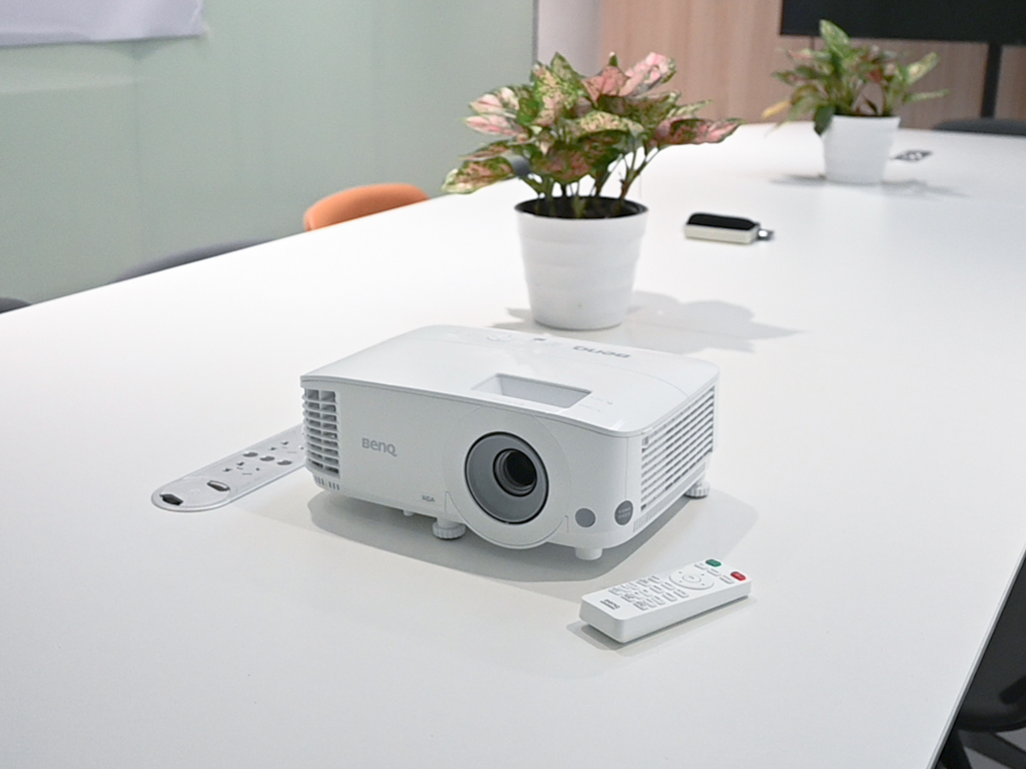 明基投影机MS560使用方法,投影仪明基mx560和e520怎么选择