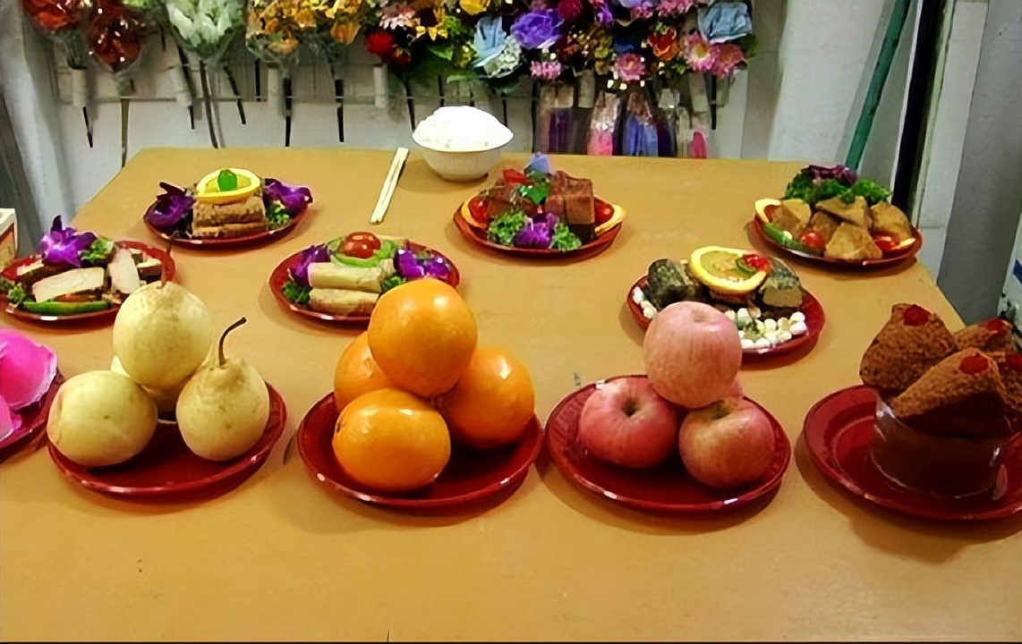 清明扫墓祭祖有哪些禁忌,清明扫墓的八大禁忌四不带要牢记