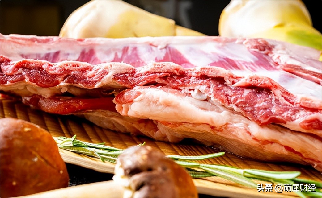 内蒙古狼山镇变“奔富村”：年收入翻十倍，县城买别墅是什么撑起牧民的钱袋子？