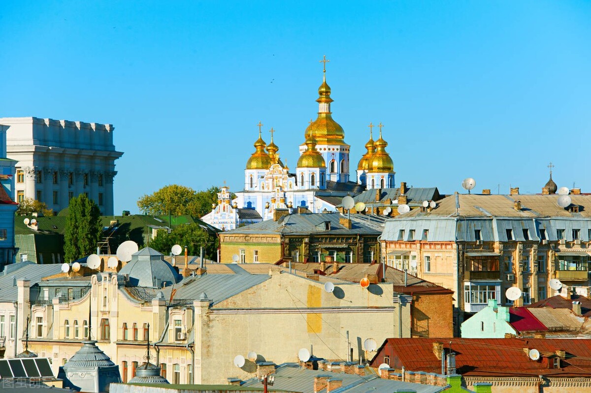 乌克兰和俄罗斯哪个国家大,乌克兰是一个什么样的国家