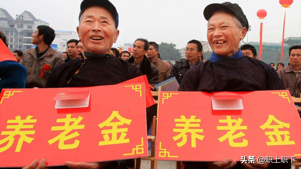 湖南邵阳夫妇在乡场镇给老人拍照月入过万，农村创业有五个风口