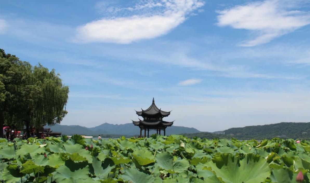 苏轼赞美晴天雨天的西湖各具美景,苏东坡眼中晴天和雨后的西湖特色