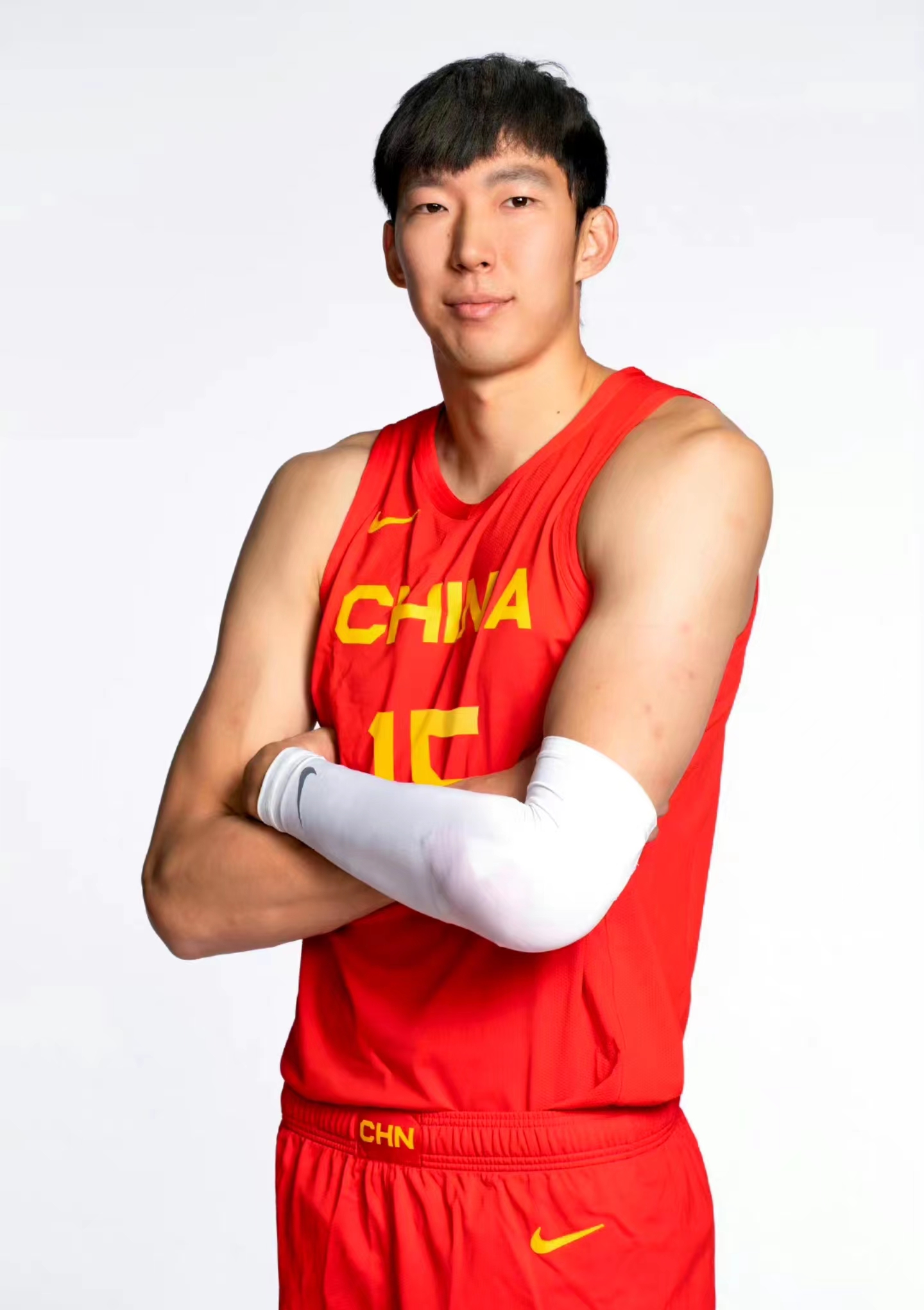 易建联赵睿胡明轩郭艾伦国家队,胡明轩和赵睿郭艾伦谁更强