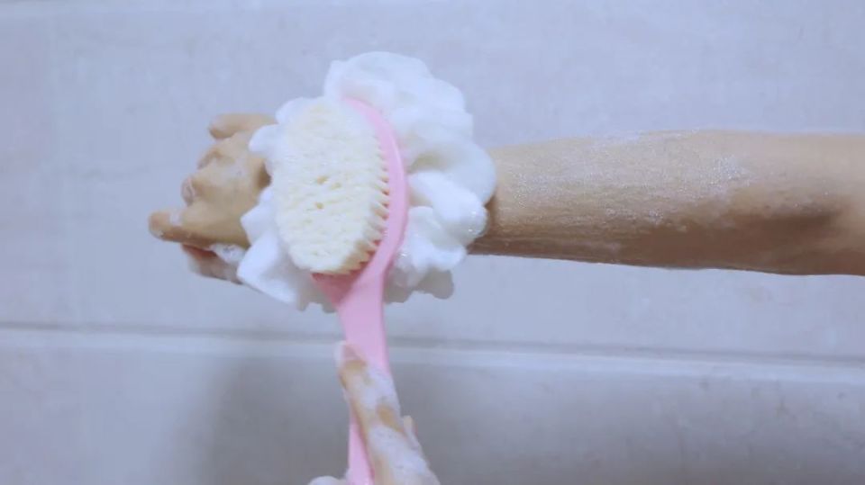 湿疹反复要命,湿疹一直反反复复用什么药膏