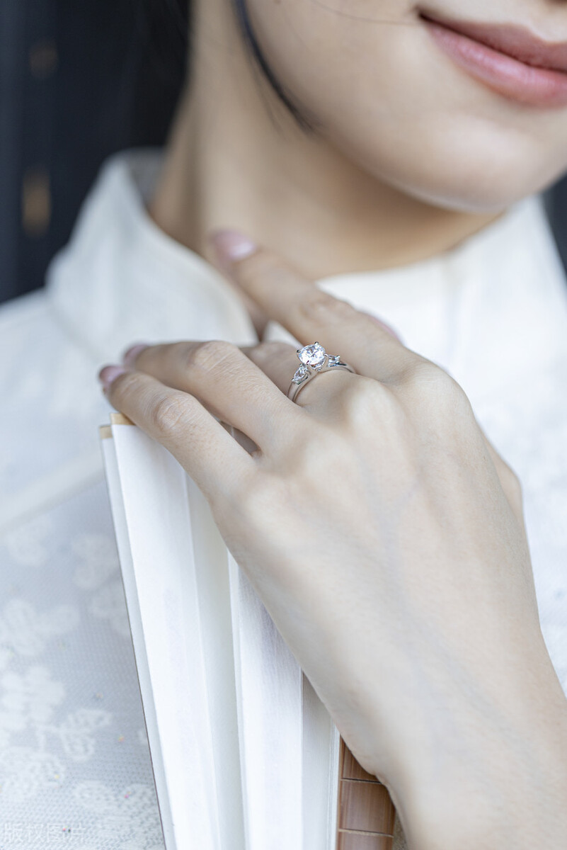 智商税珠宝,周大福钻戒换款折价