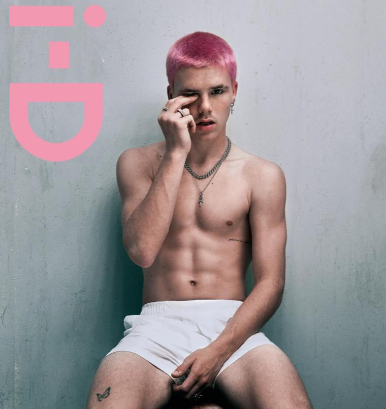 贝克汉姆布鲁克林腹肌,贝克汉姆小儿子西服