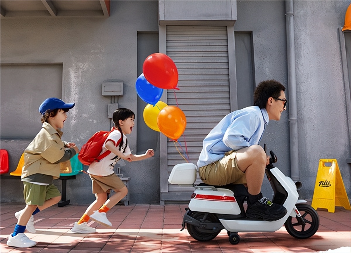 小牛mini版的两轮电动车开售；曝华为Mate50全系4G配5G通信壳