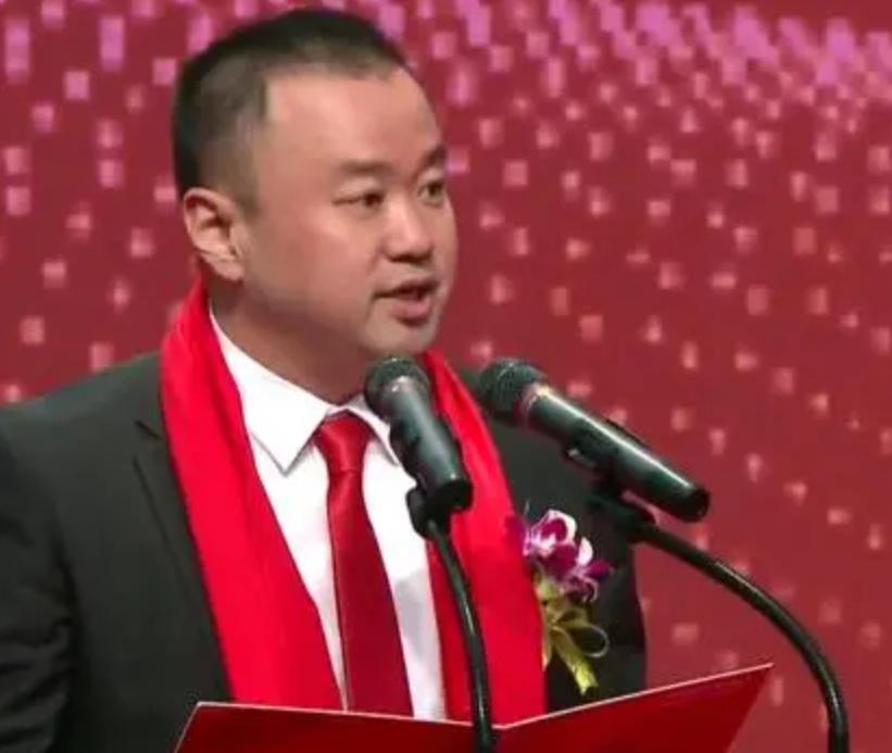 山东手套大王：疫情18个月赚130亿，减持股票套30亿，被股民骂翻