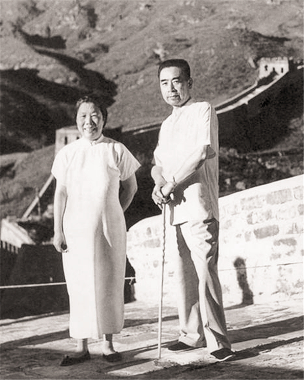 周恩来情定*颖超邓**，一生一世一双人，提起初恋张若名：她只是朋友