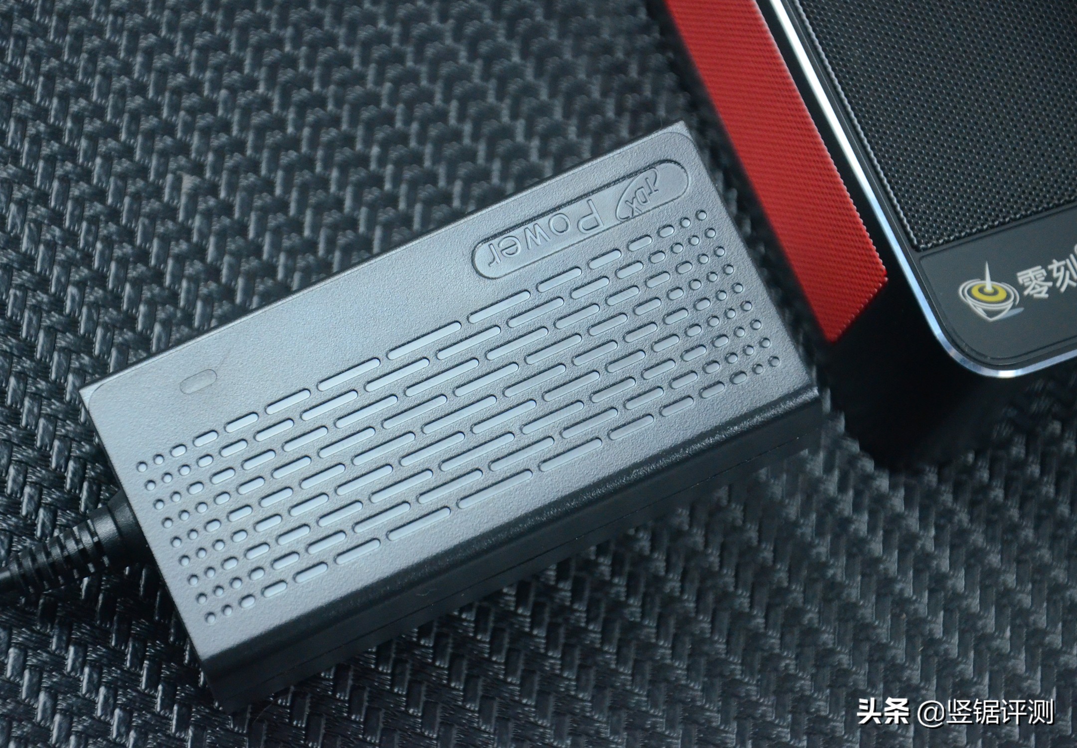 零刻ser5和ser4对比,零刻迷你主机ser6测评