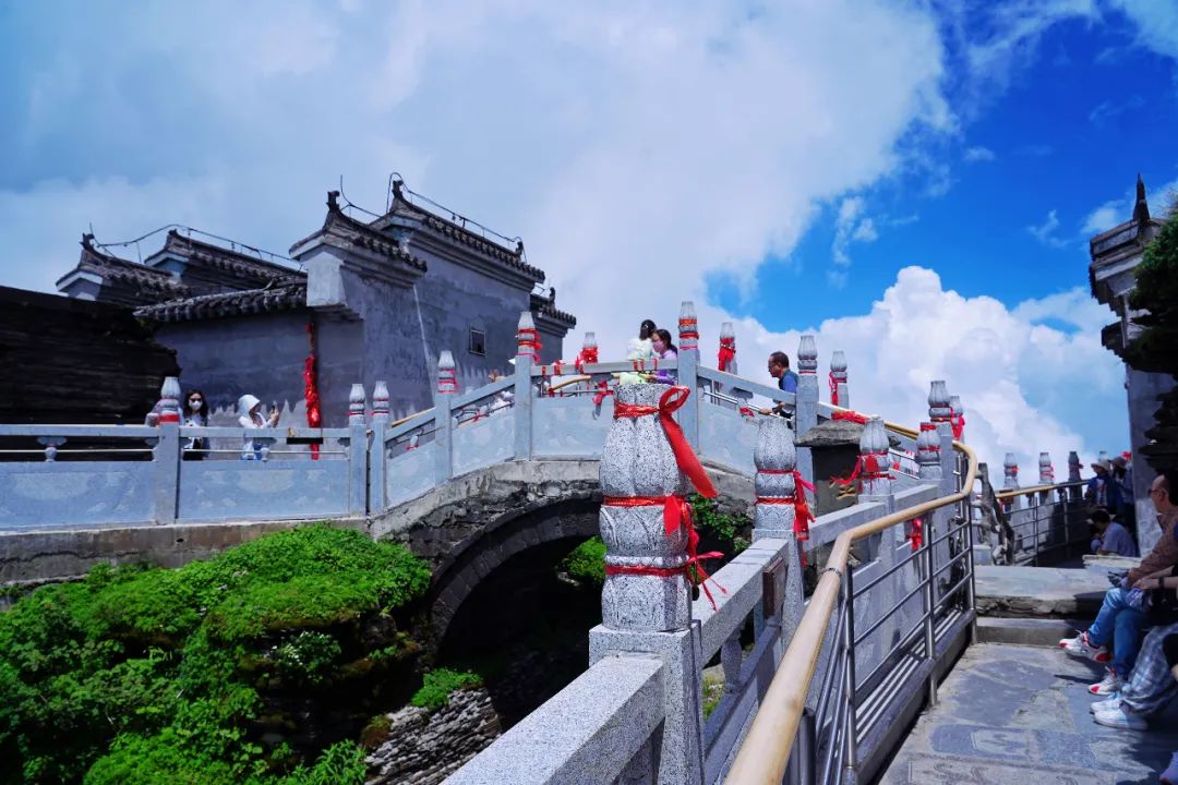 除了梵净山还能玩什么游戏,铜仁除了梵净山还有什么旅游景点