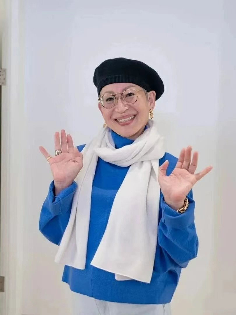 70奶奶潮流穿搭,来自70岁奶奶的冬季时尚穿搭