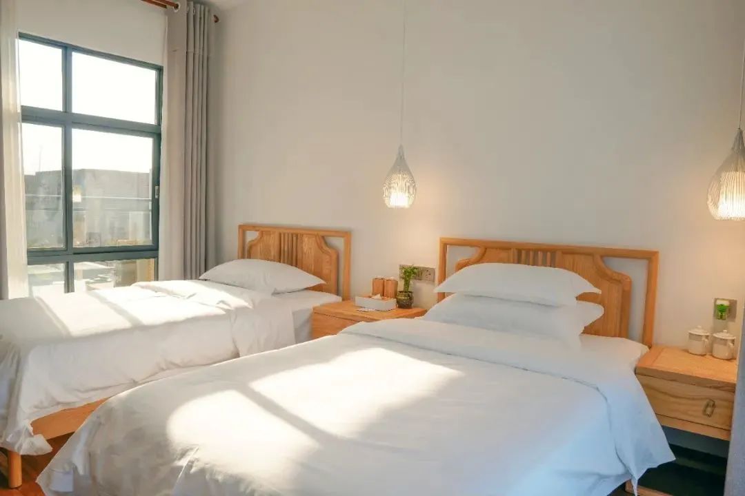 閲戠鍗佹湀鍥藉簡涓鍋囨湡浣忓鏀荤暐,閲戠涔嬬害