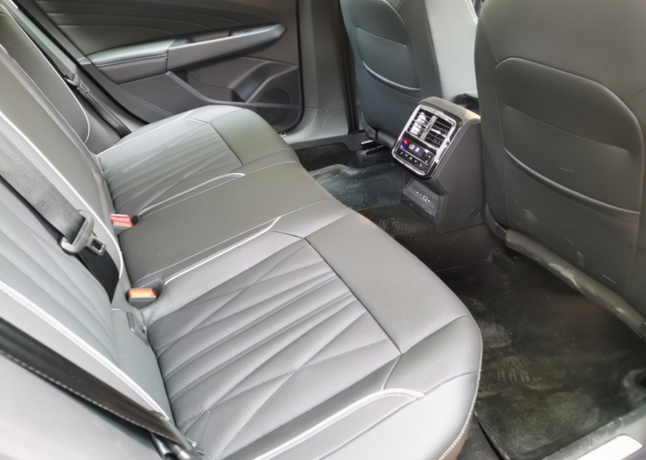 帕萨特的真实油耗,大众帕萨特一个月油耗多少