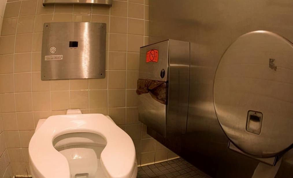 为什么美国马桶盖有缺口,美国马桶为什么有一个孔