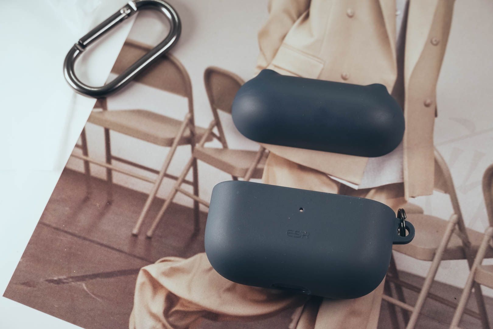 强力磁吸，一触即充-亿色airpodspro磁吸保护壳体验