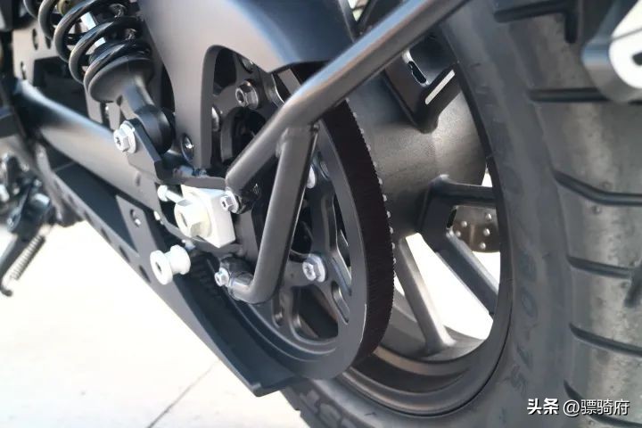 王野200摩托车官方价,motofino小马300落地价