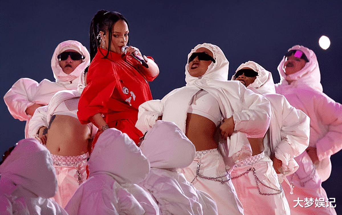 蕾哈娜超级碗中场秀众人反应,蕾哈娜超级碗中场秀二胎