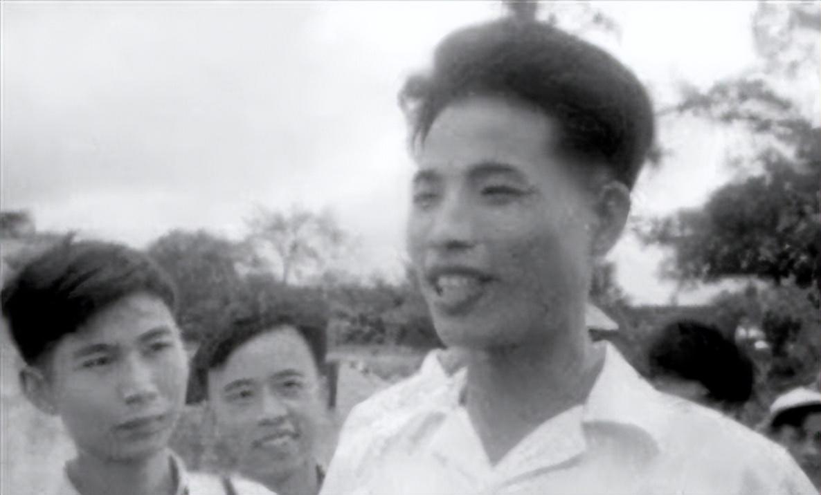 鲁迅闰土逝世时间图片,鲁迅儿时玩伴闰土的后人现在咋样