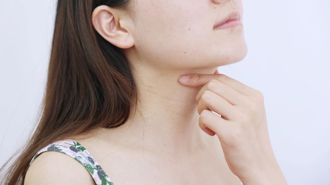 咽喉炎嗓子发干怎么解决,咽喉炎嗓子哑有什么方法