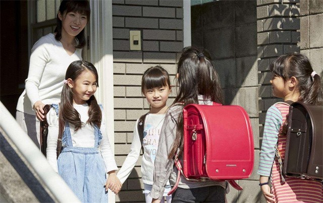 蔡美儿是怎样的母亲,蔡美儿菲律宾华人