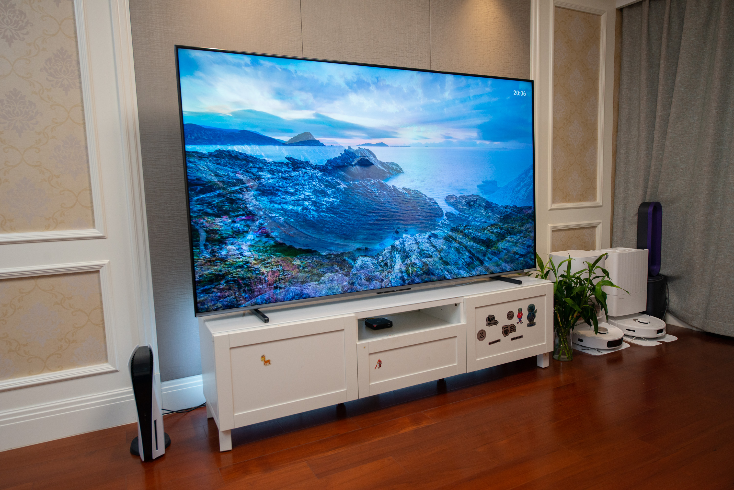 家里电视碎屏了,才让我有机会做了两台7k价位85英寸电视机横评