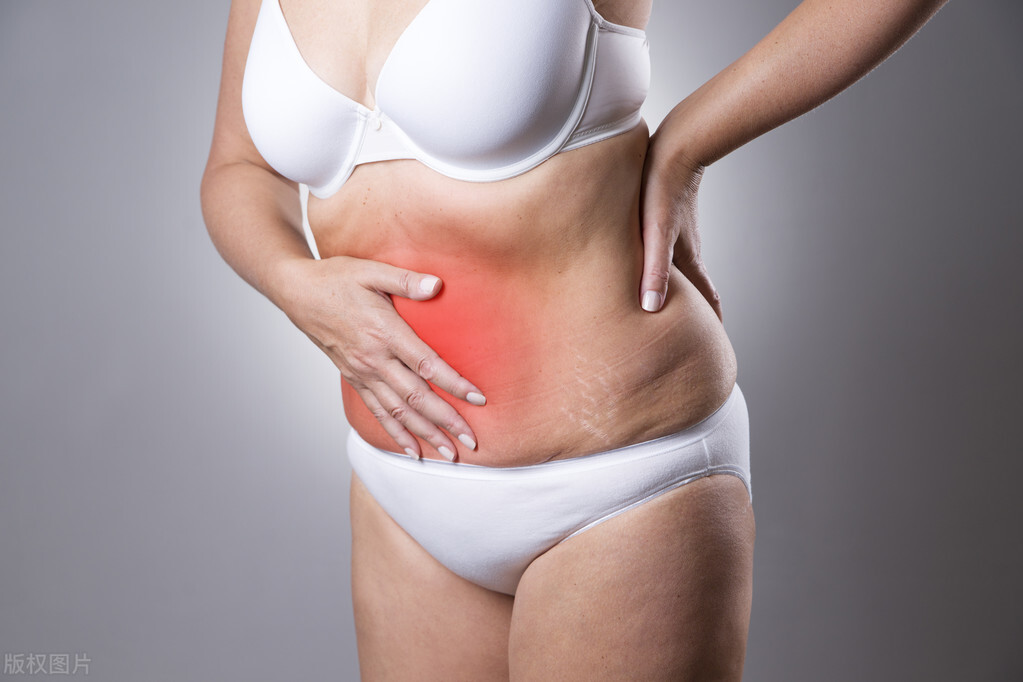 女生左下腹突然绞痛难忍,女孩突发左下腹绞痛