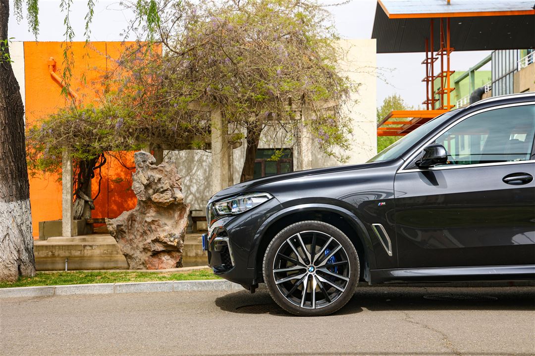 新款宝马x5值得买吗,2022款宝马x540im运动套装