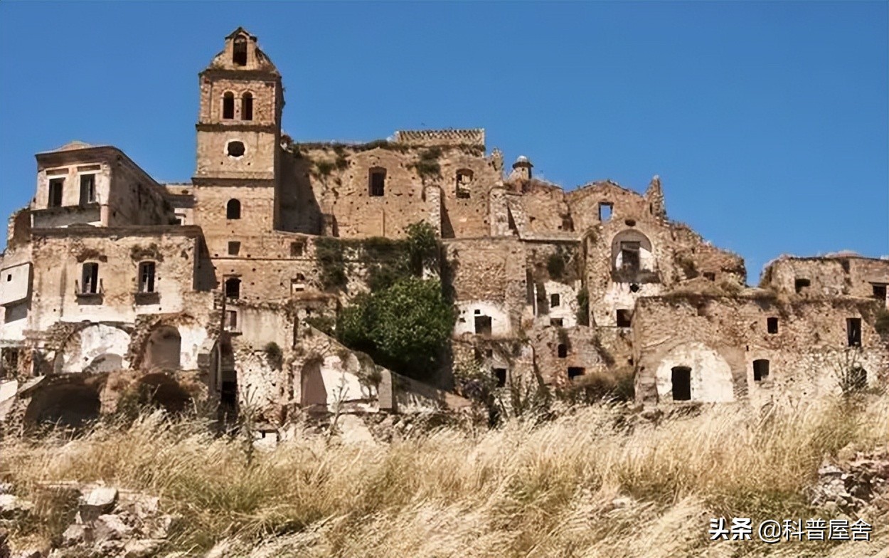 世界最神秘的城堡别墅,世界上最诡异的鬼房子