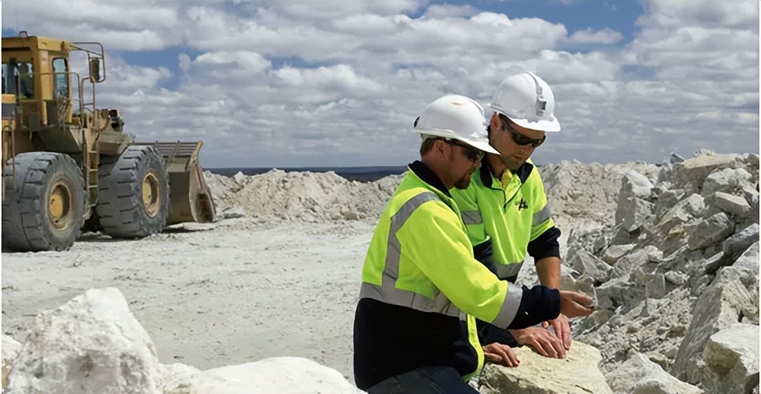 加拿大驱赶三家中国矿企？这次反击会让它输光身家