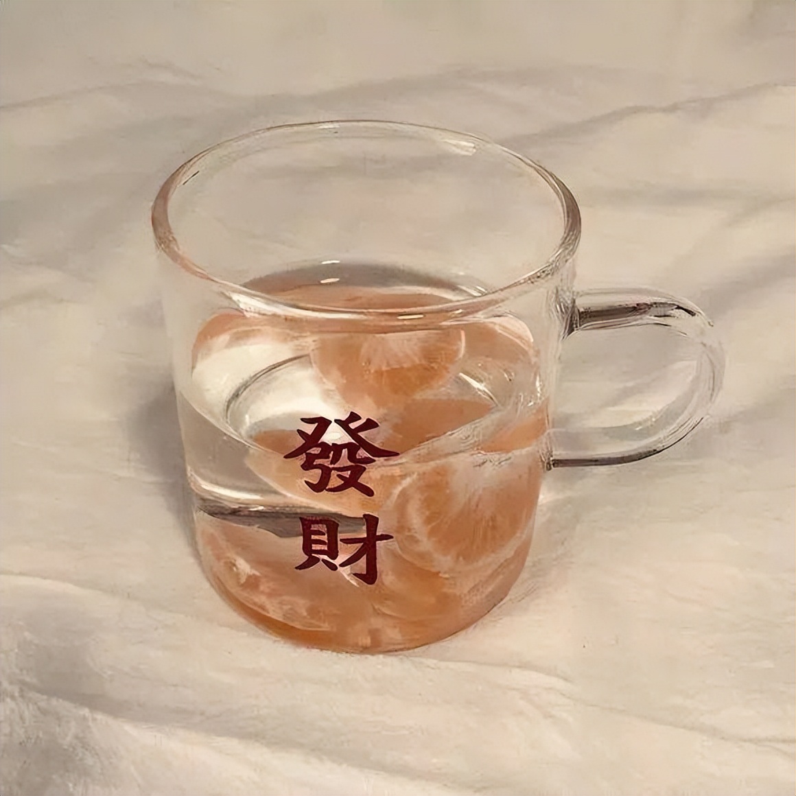 农村女人捡到十亿钻石,农妇捡34克钻石被国家没收