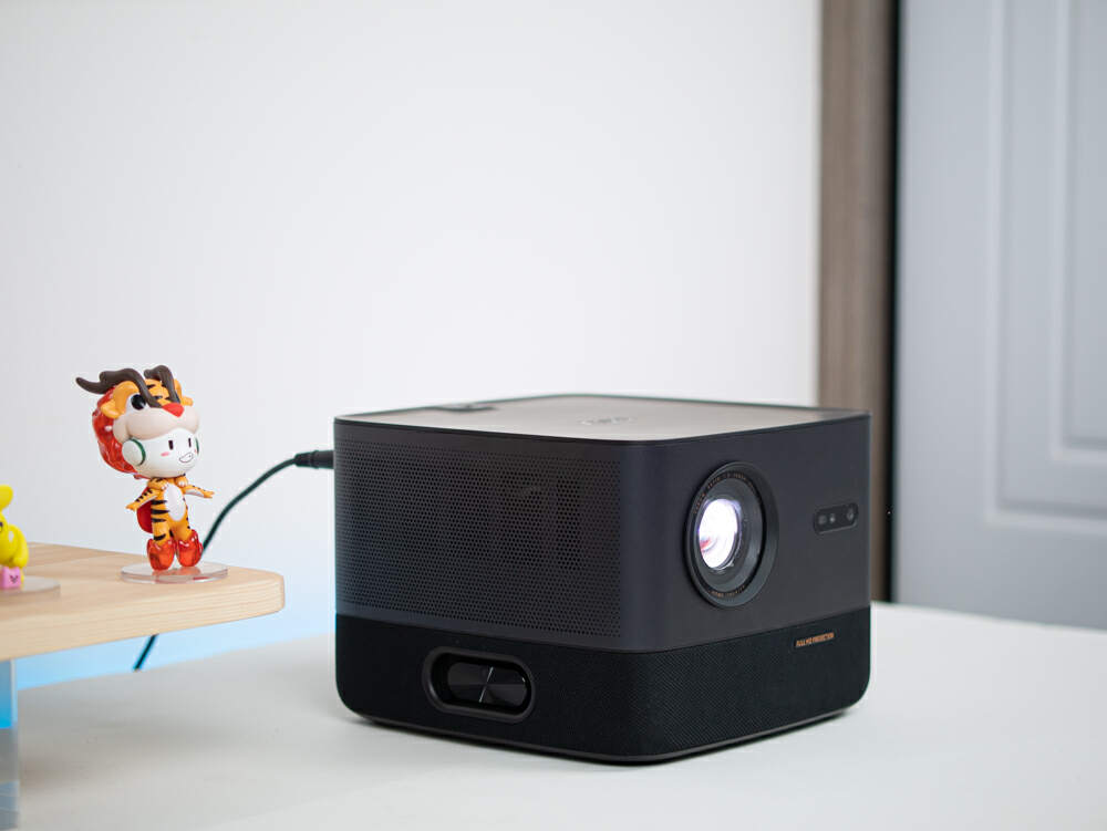 太卷了！亮度1300CVIA、帝瓦雷调音，AOCK1智能投影或成4K段爆款