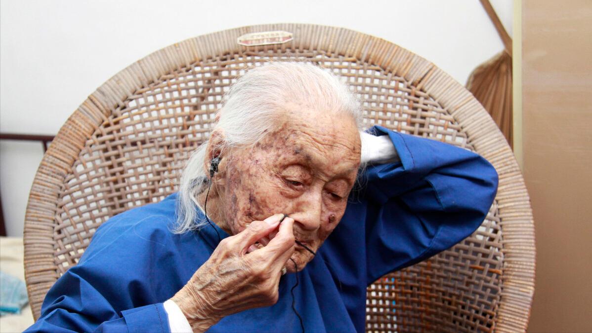 老人不能自理时如何养老好,三位老人的三种全新养老方式