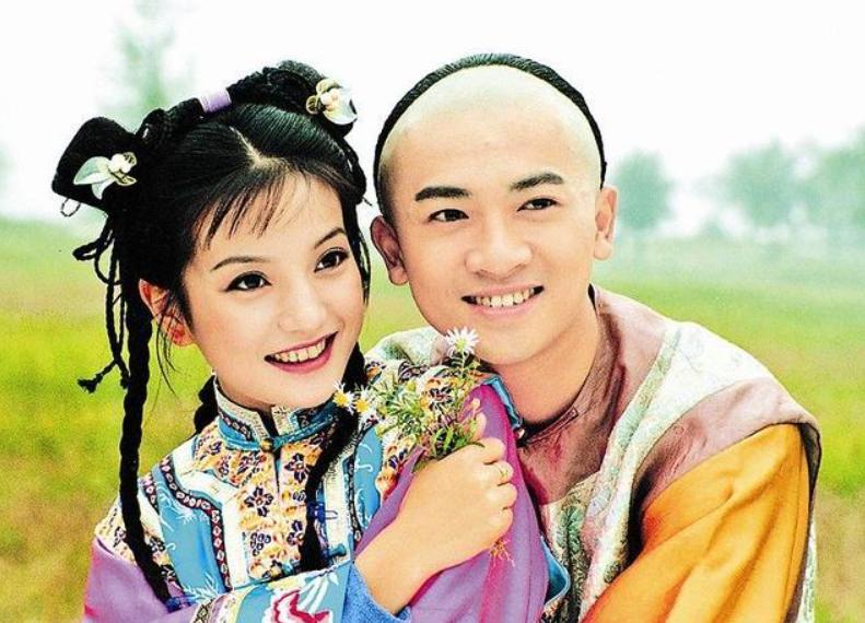 还珠格格小燕子为什么要顶替紫薇,新还珠格格小燕子紫薇公主出宫