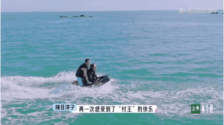 王鹤棣出席活动微博惊艳,王鹤棣一夜爆红的反应