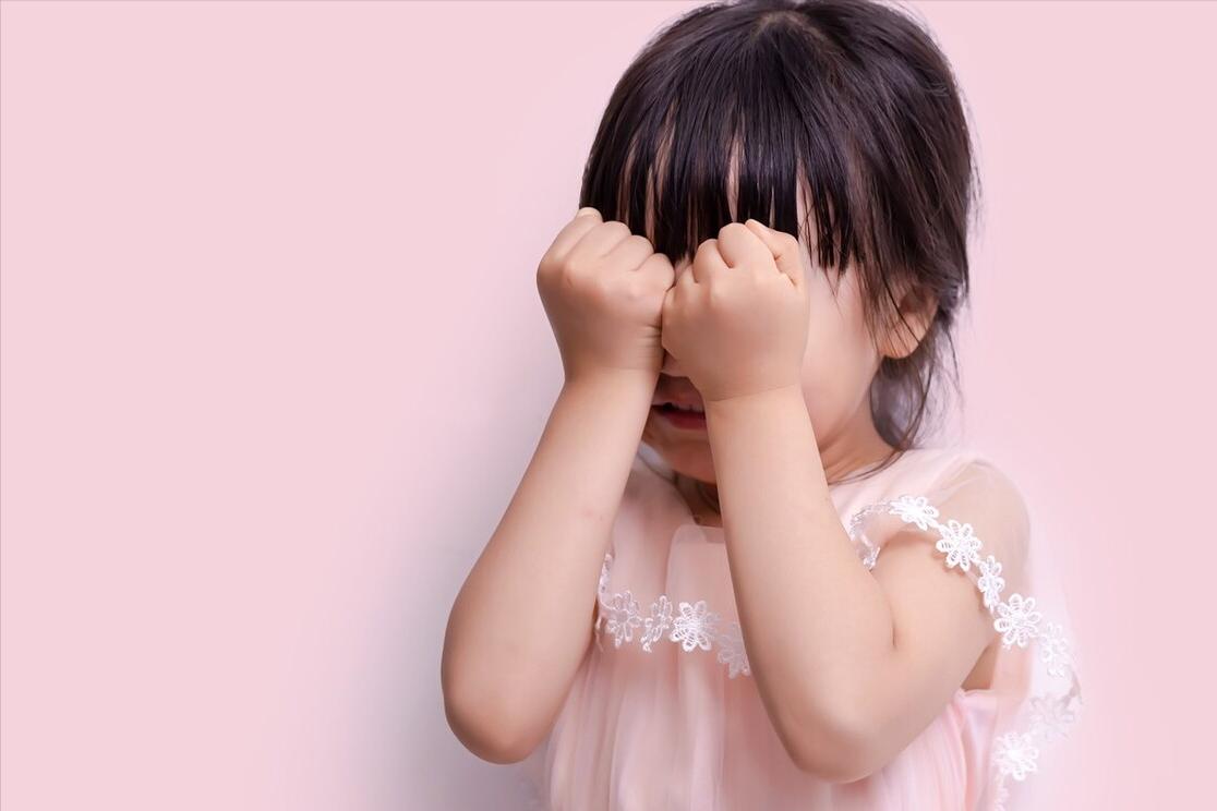 孩子一言不合就动手怎么教育,孩子一言不合就哭怎么教育